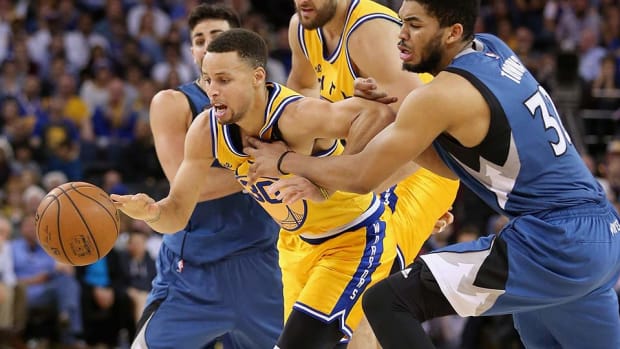 stephen-curry-warriors-wolves.jpg